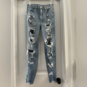 American Eagle Highly Distressed Jeans size 4 Regular
